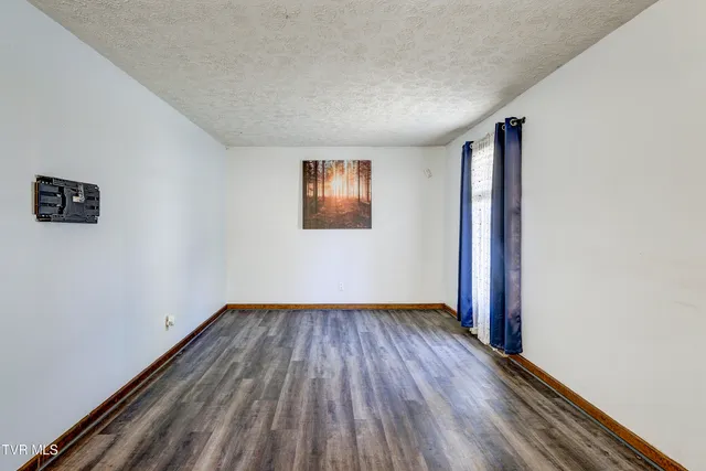 $305,000 | 607 Dover Avenue, Mount Carmel, TN 37645