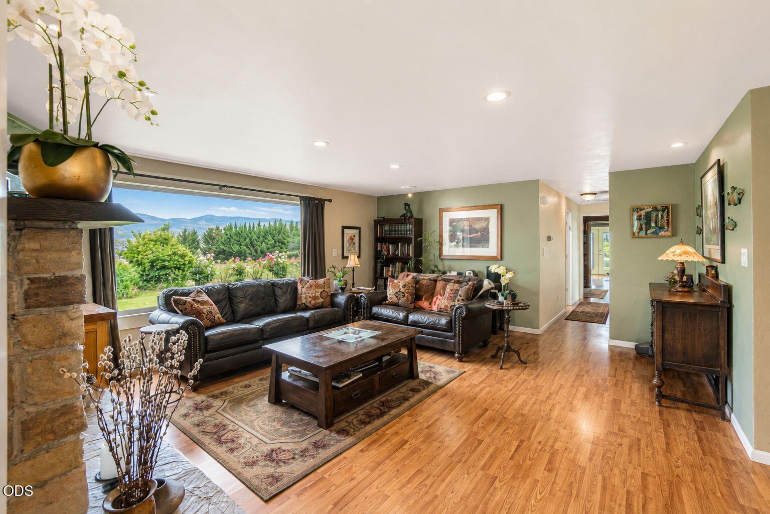 6085 Walden Lane Talent, OR 97540 - Photo 6 of 53