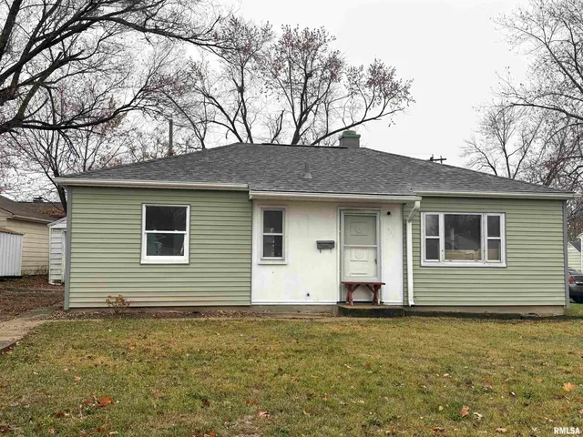$69,900 | 930 West Willow Lane, Peoria, IL 61614