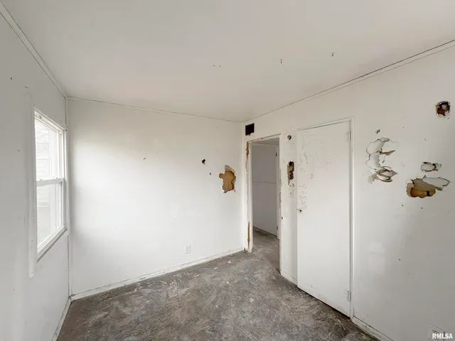 $69,900 | 930 West Willow Lane, Peoria, IL 61614