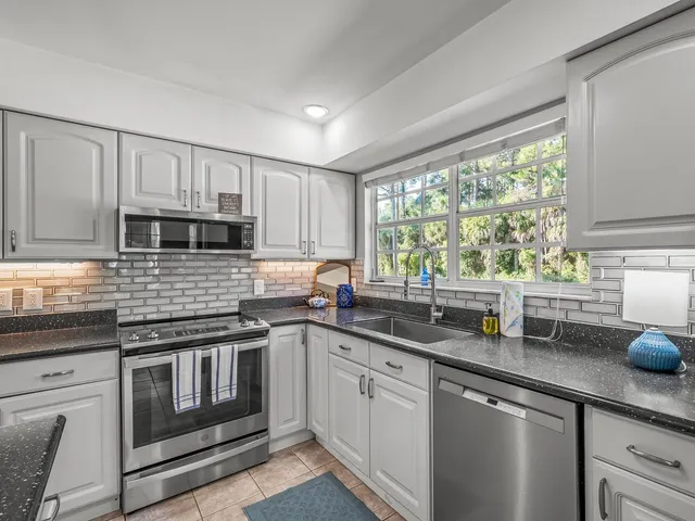 $339,500 | 107 Infield Drive, Carrabelle, FL 32322