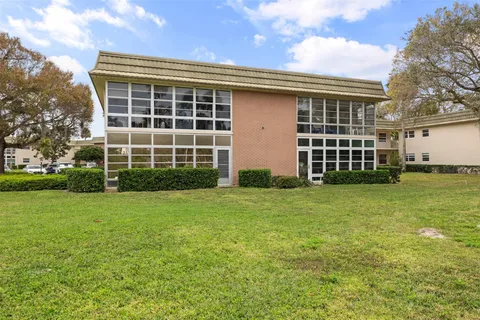 $155,000 | 3 Vista Gdns Trail, Unit 202, Vero Beach, FL 32962