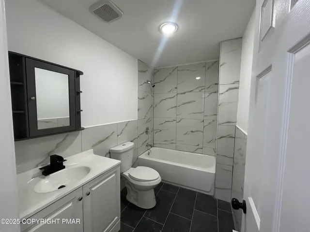 $1,375 | 222 East Patterson Street, Unit 3, Lansford, PA 18232