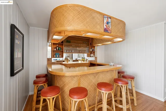 $1,485,000 | 1989 Oakview Drive, Oakland, CA 94602