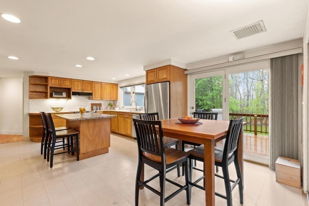 64 Shade Street Lexington, MA 02421 - Photo 10 of 32 Gallery Image 10