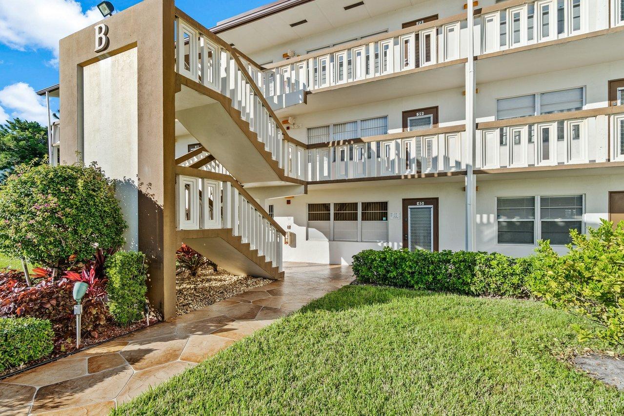45 Mansfield B Boca Raton, FL 33434 - Photo 3 of 20 3