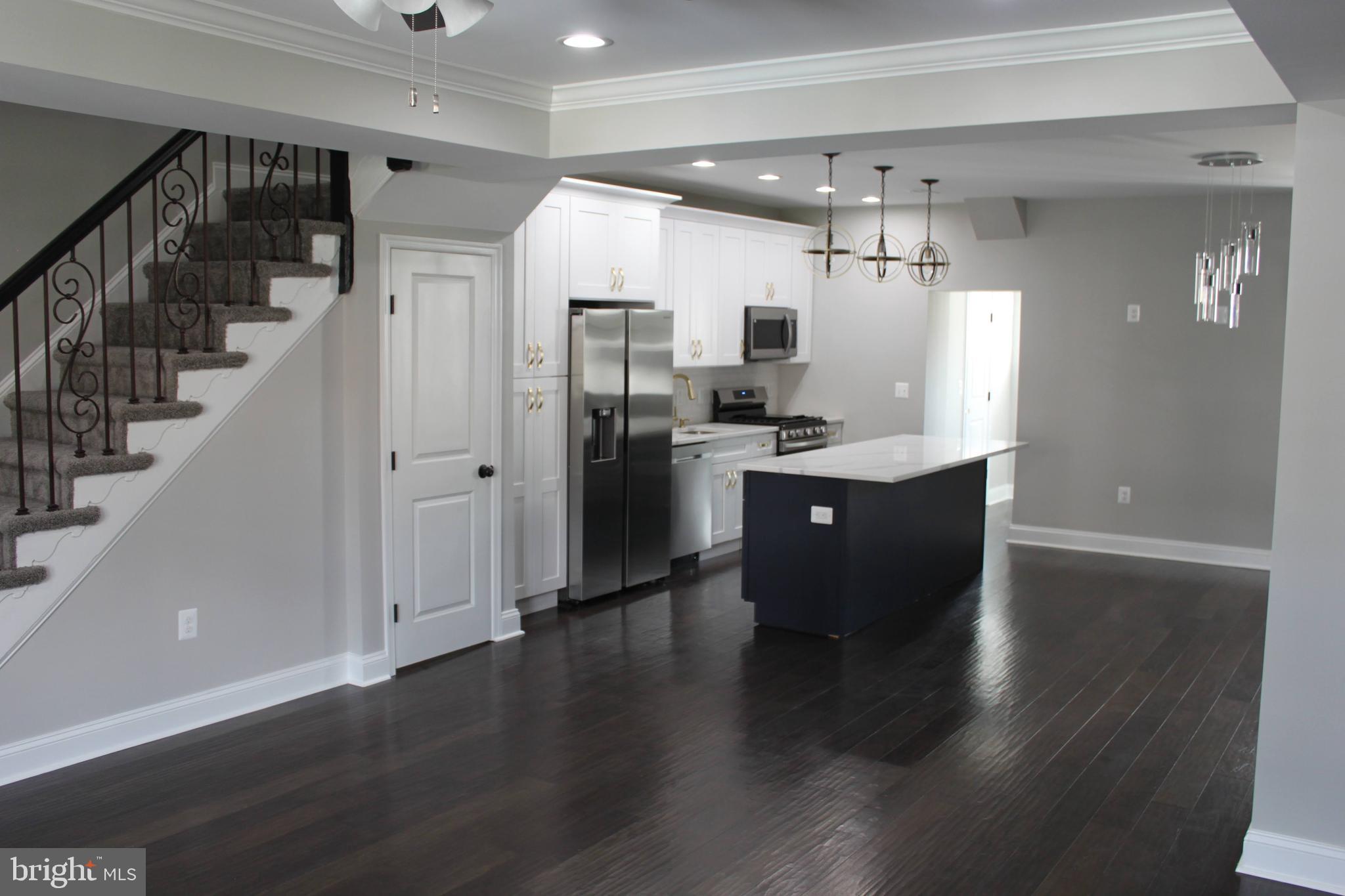 340 Marydell Road Baltimore, MD 21229 - Photo 3 of 29