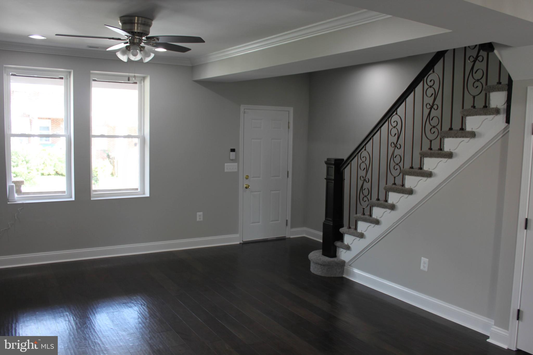 340 Marydell Road Baltimore, MD 21229 - Photo 4 of 29