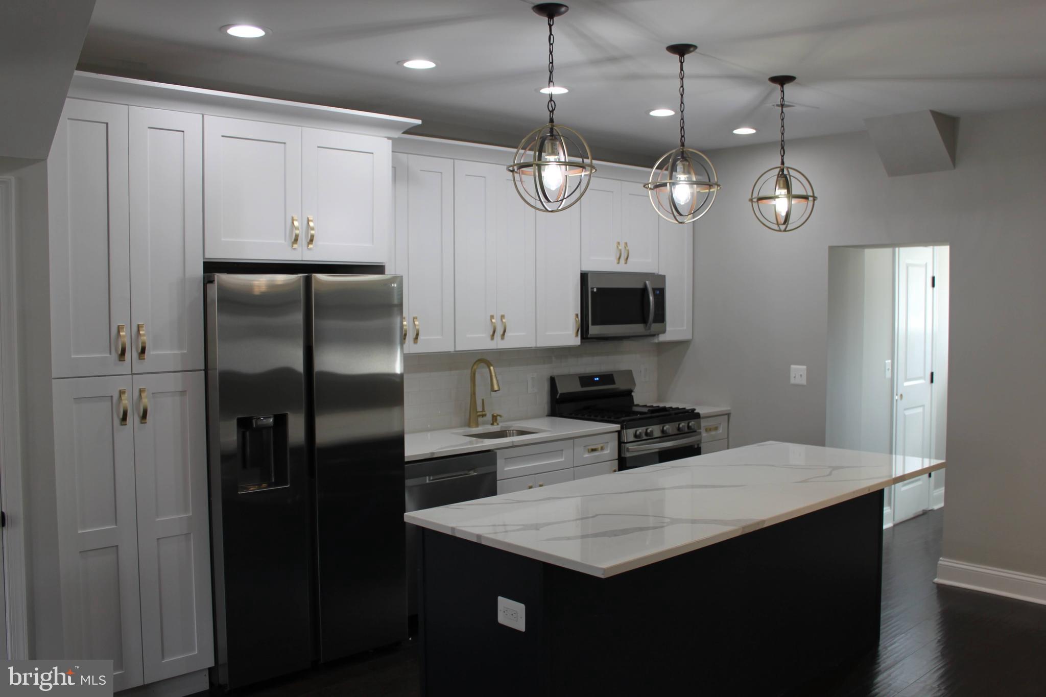 340 Marydell Road Baltimore, MD 21229 - Photo 5 of 29