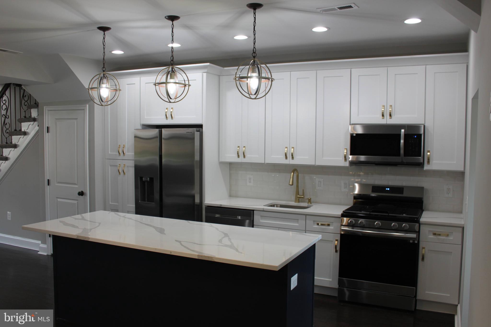 340 Marydell Road Baltimore, MD 21229 - Photo 6 of 29