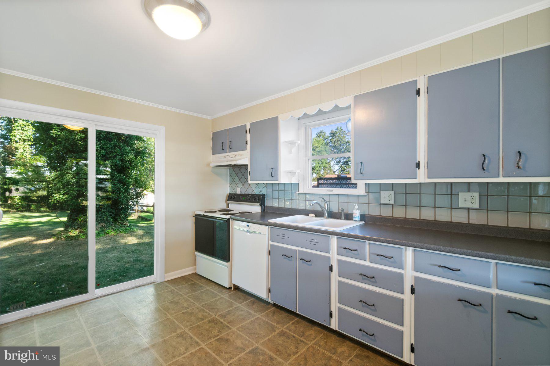 640 Jasontown Road Westminster, MD 21158 - Photo 12 of 38 Kitchen