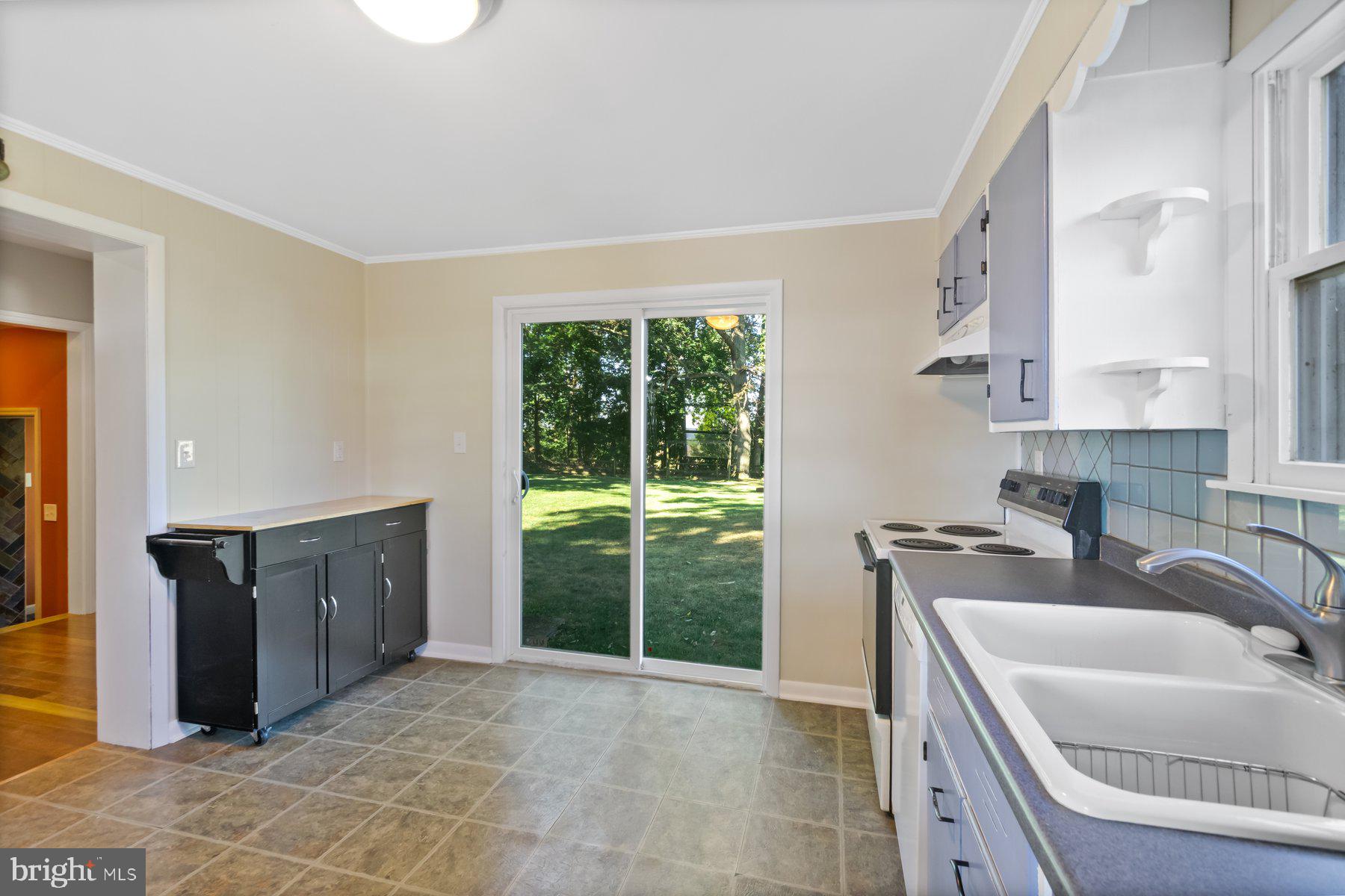 640 Jasontown Road Westminster, MD 21158 - Photo 13 of 38 Kitchen