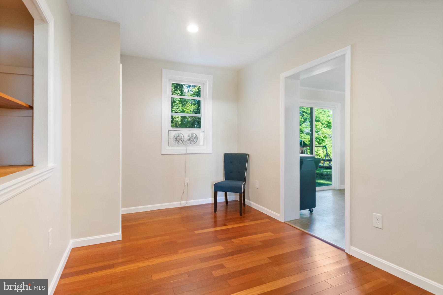 640 Jasontown Road Westminster, MD 21158 - Photo 8 of 38 Dinning Room