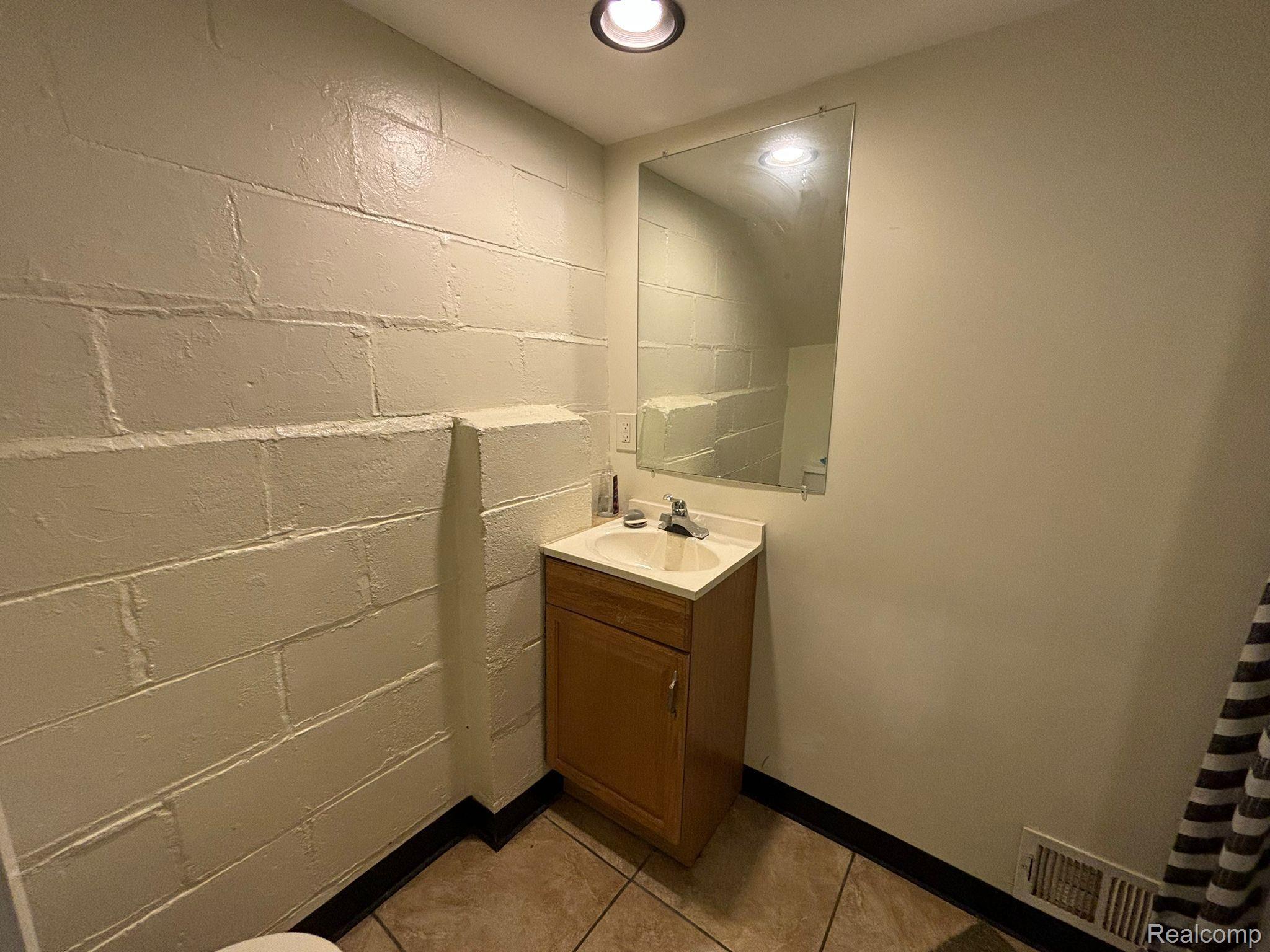 11429 East Eight Mile Road Warren, MI 48089 - Photo 28 of 34 Gallery Image 28