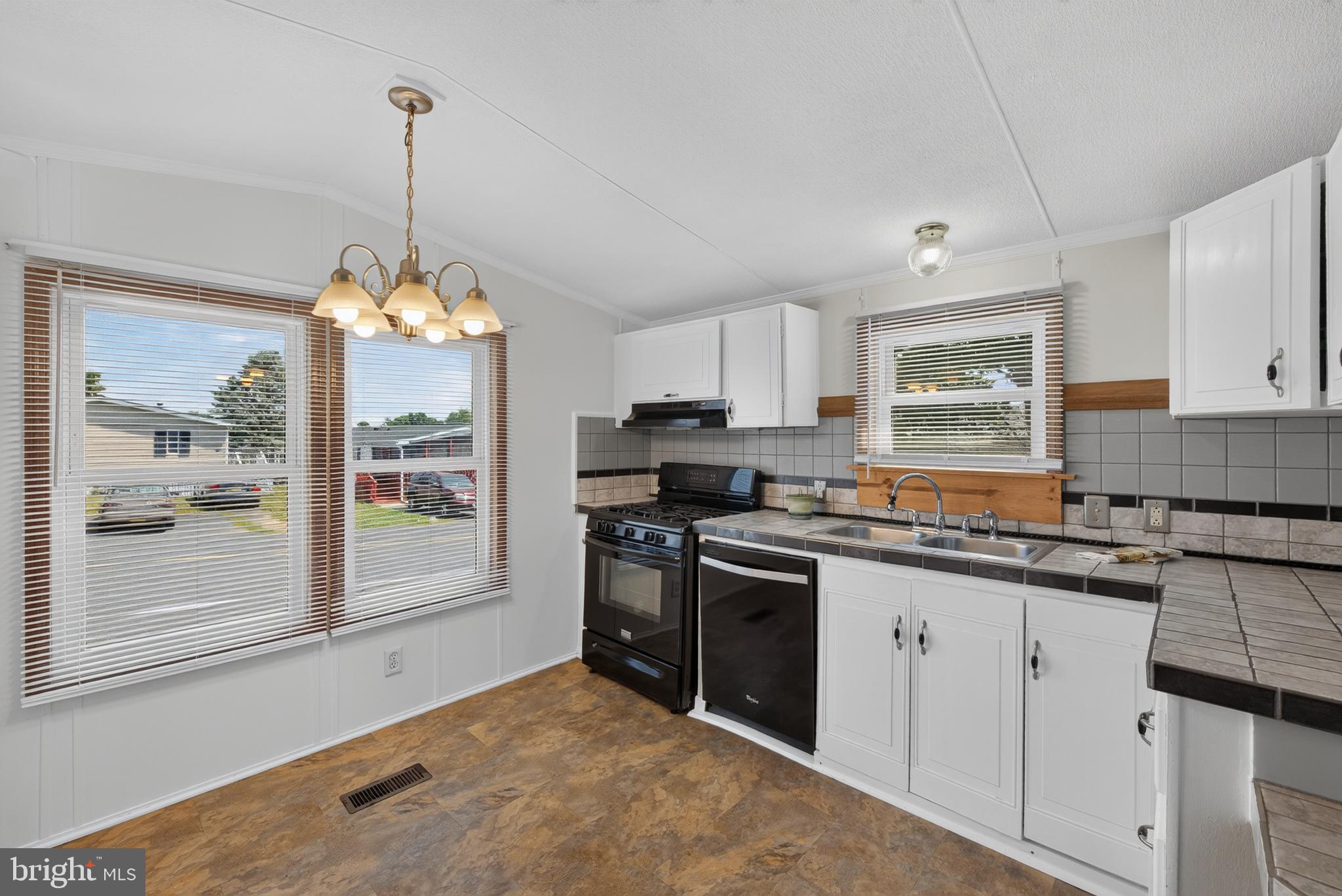 121 Pheasant Ridge Circle Lancaster, PA 17603 - Photo 13 of 33