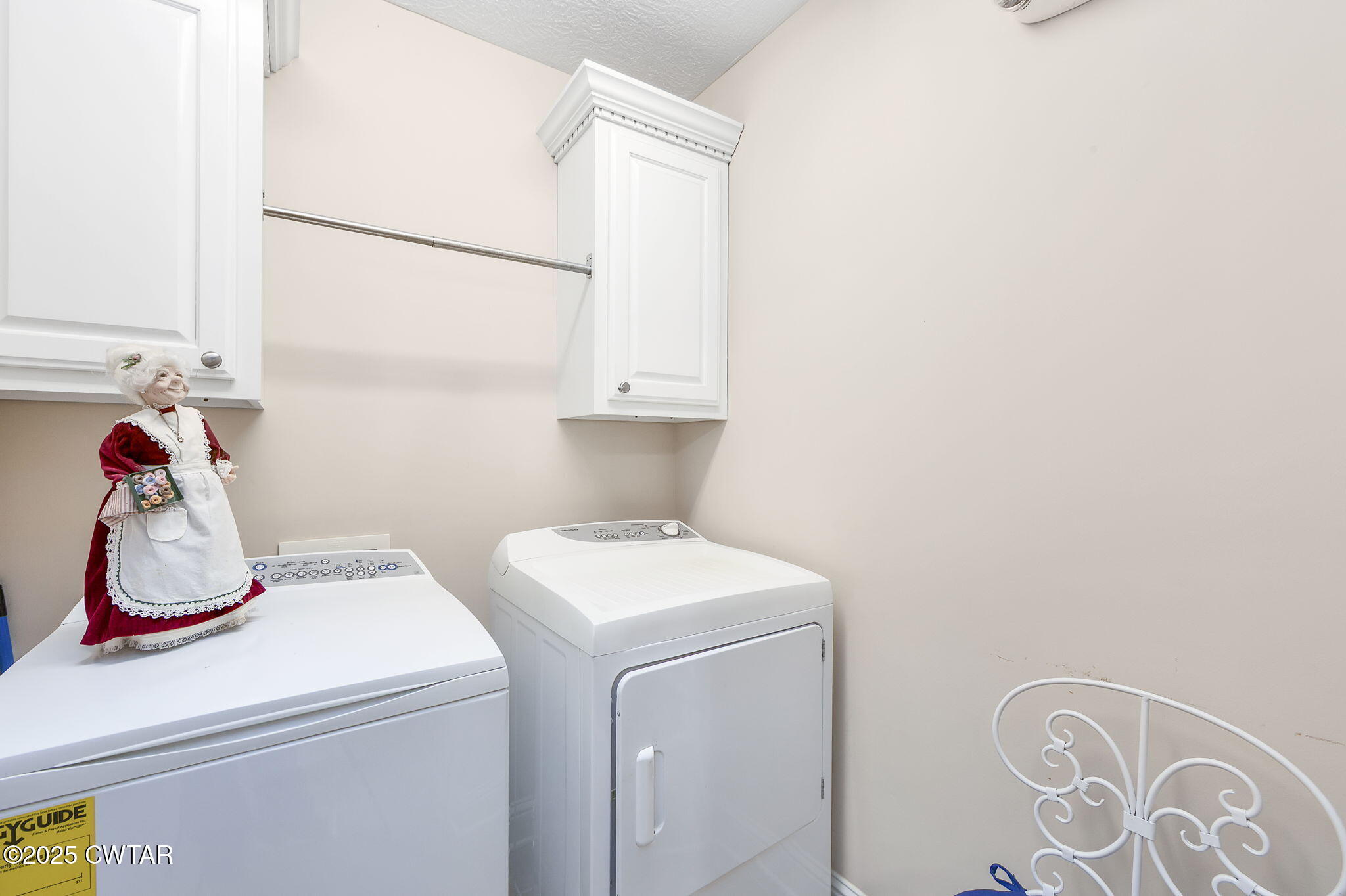 188 Quail Ridge Jackson, TN 38305 - Photo 11 of 29 a utility room with dryer and washer