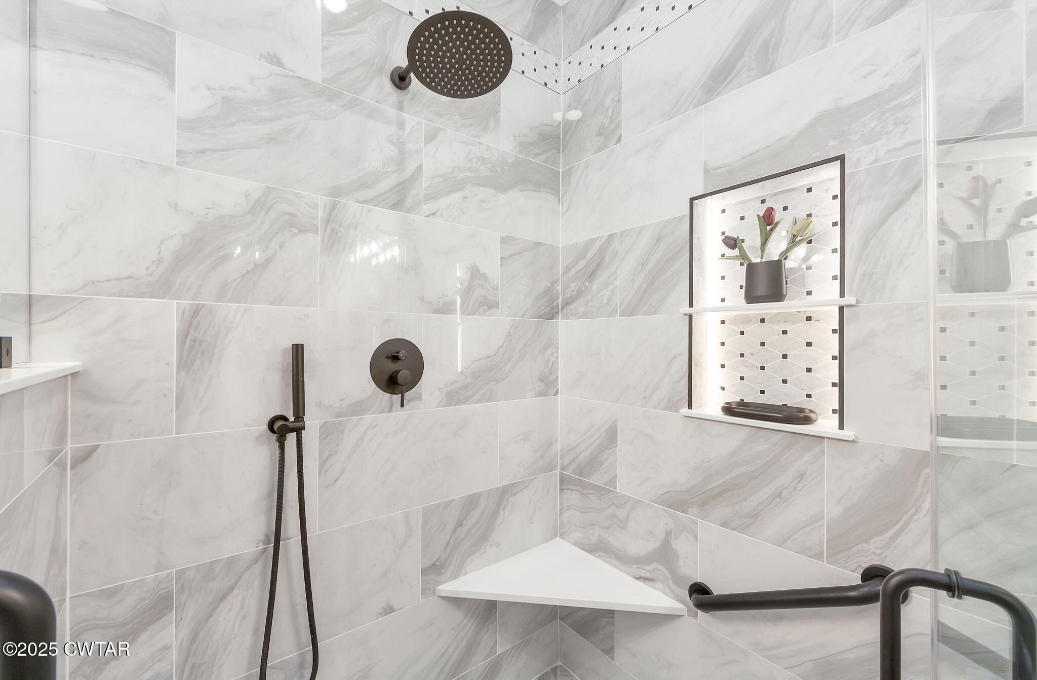 188 Quail Ridge Jackson, TN 38305 - Photo 14 of 29 a bathroom with a shower