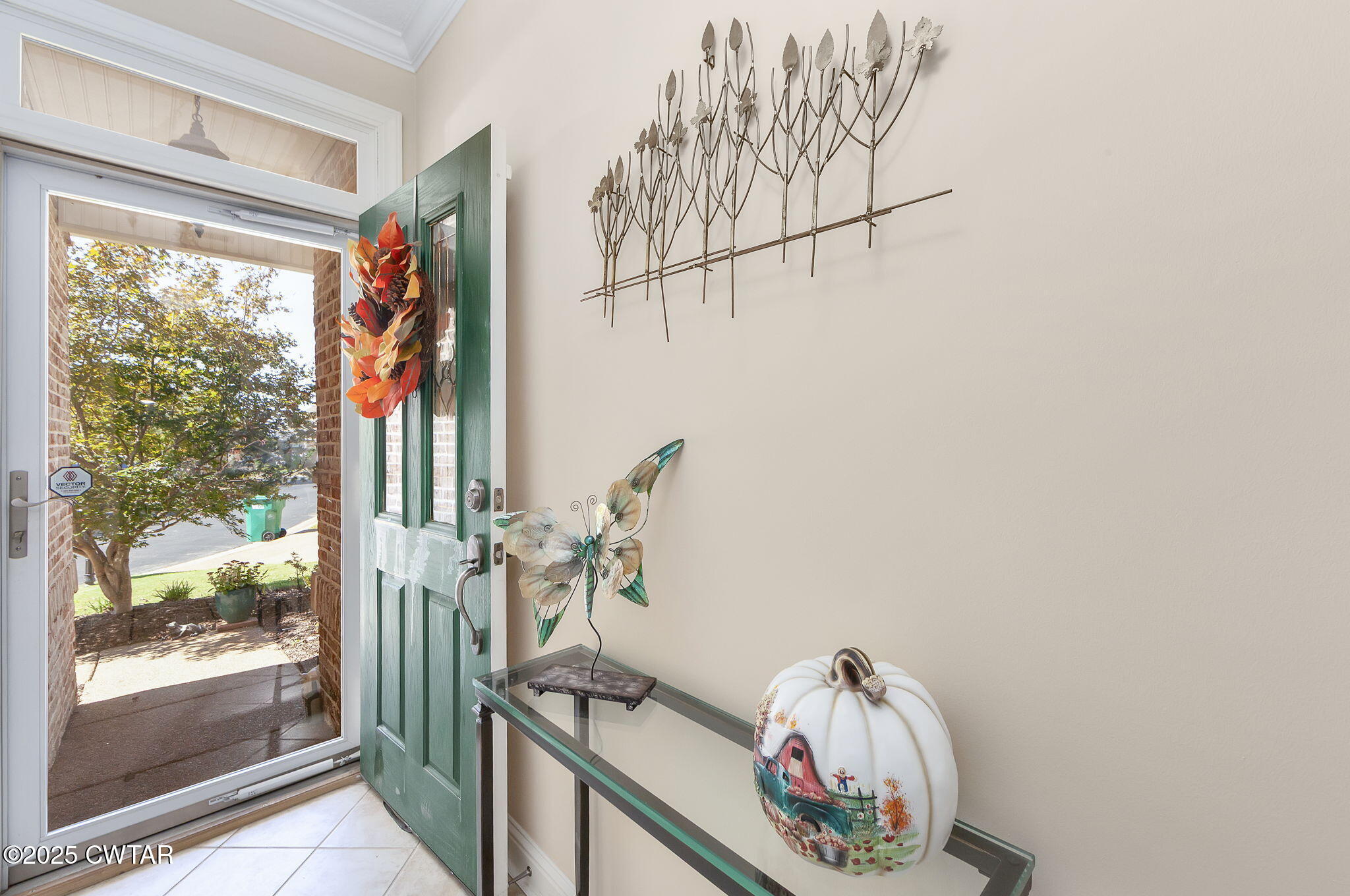 188 Quail Ridge Jackson, TN 38305 - Photo 3 of 29 a view of entryway with livingroom