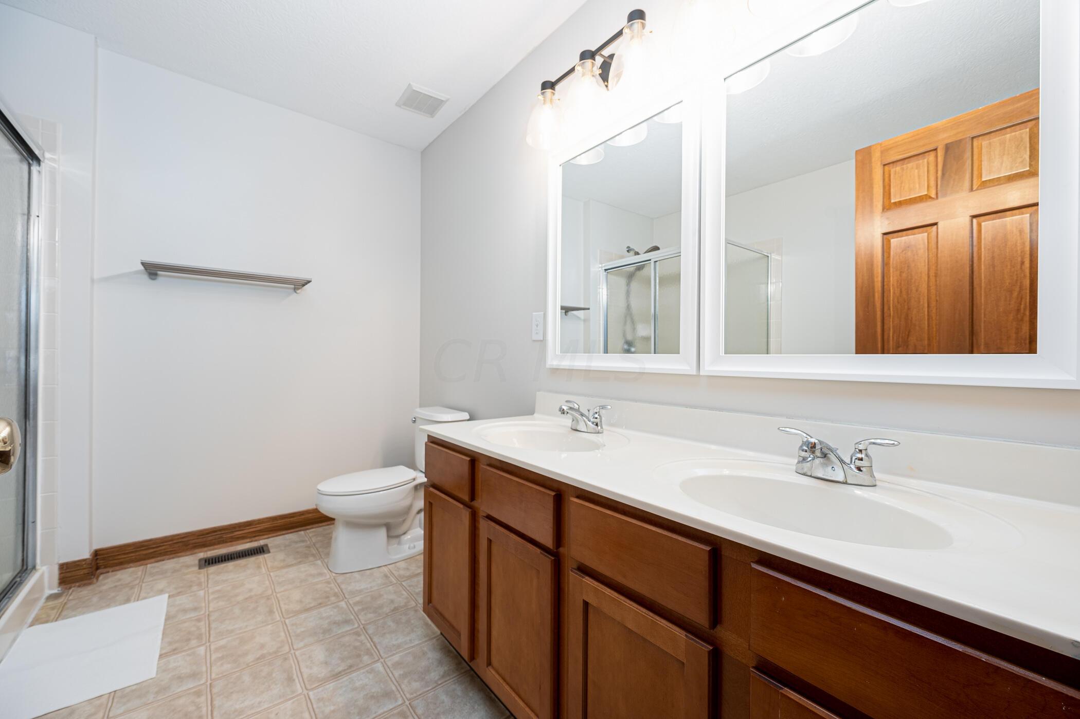 323 Cherry Leaf Road Delaware, OH 43015 - Photo 19 of 42 323 Cherry Leaf 020