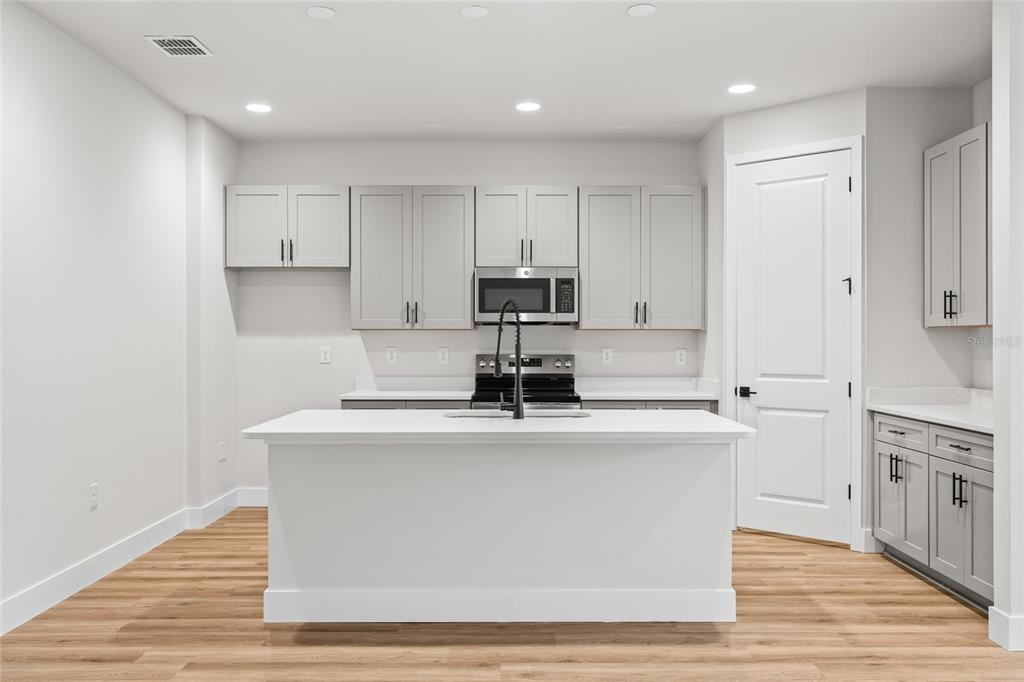 157 Plantation Road DeBary, FL 32713 - Photo 15 of 40