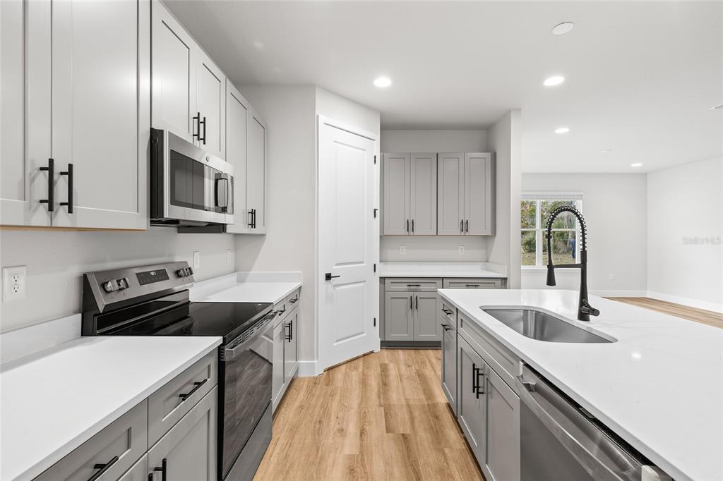 157 Plantation Road DeBary, FL 32713 - Photo 17 of 40