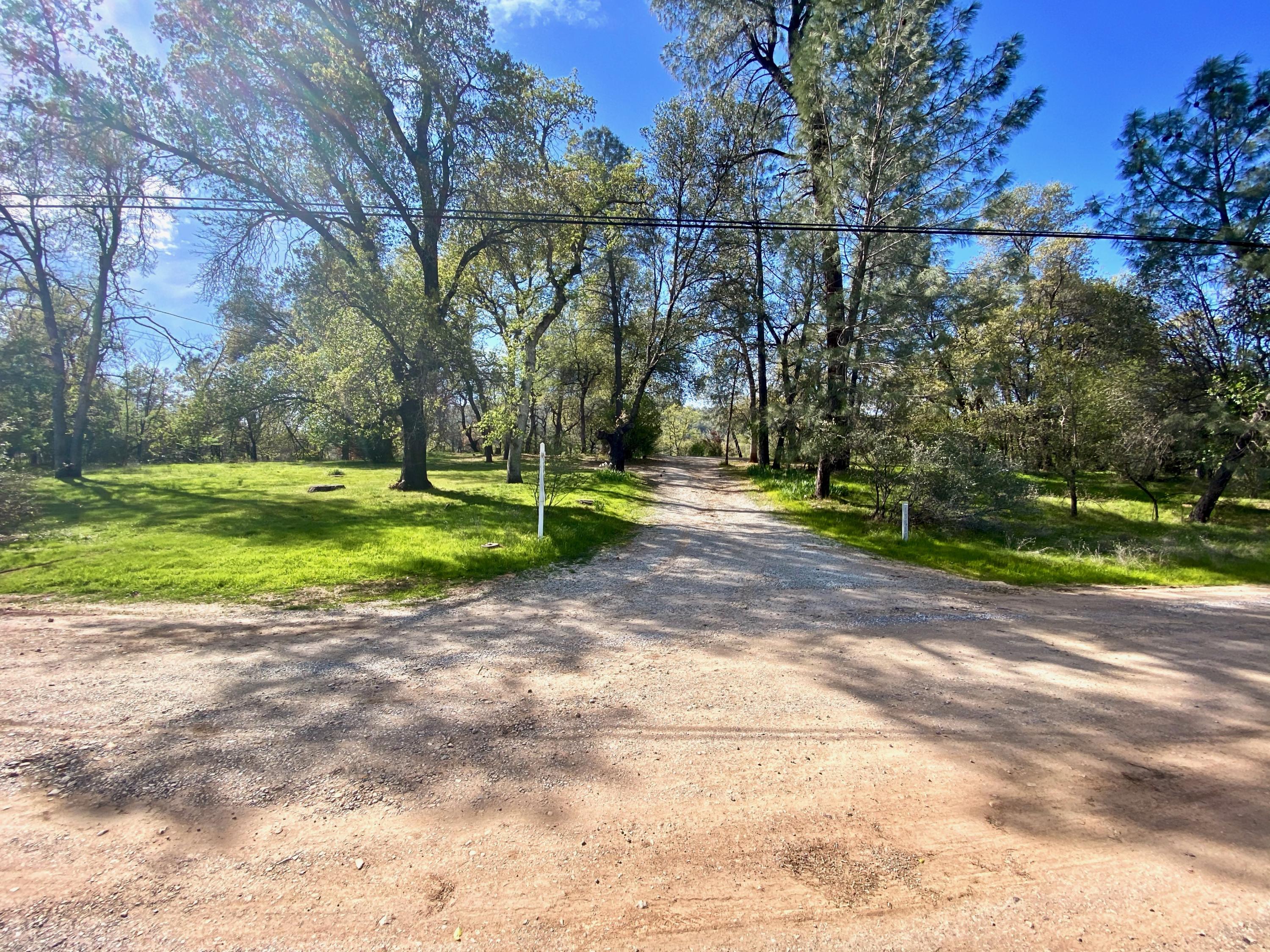 13830 Ridge View Road Redding, CA 96003 - Photo 4 of 16 IMG_4240