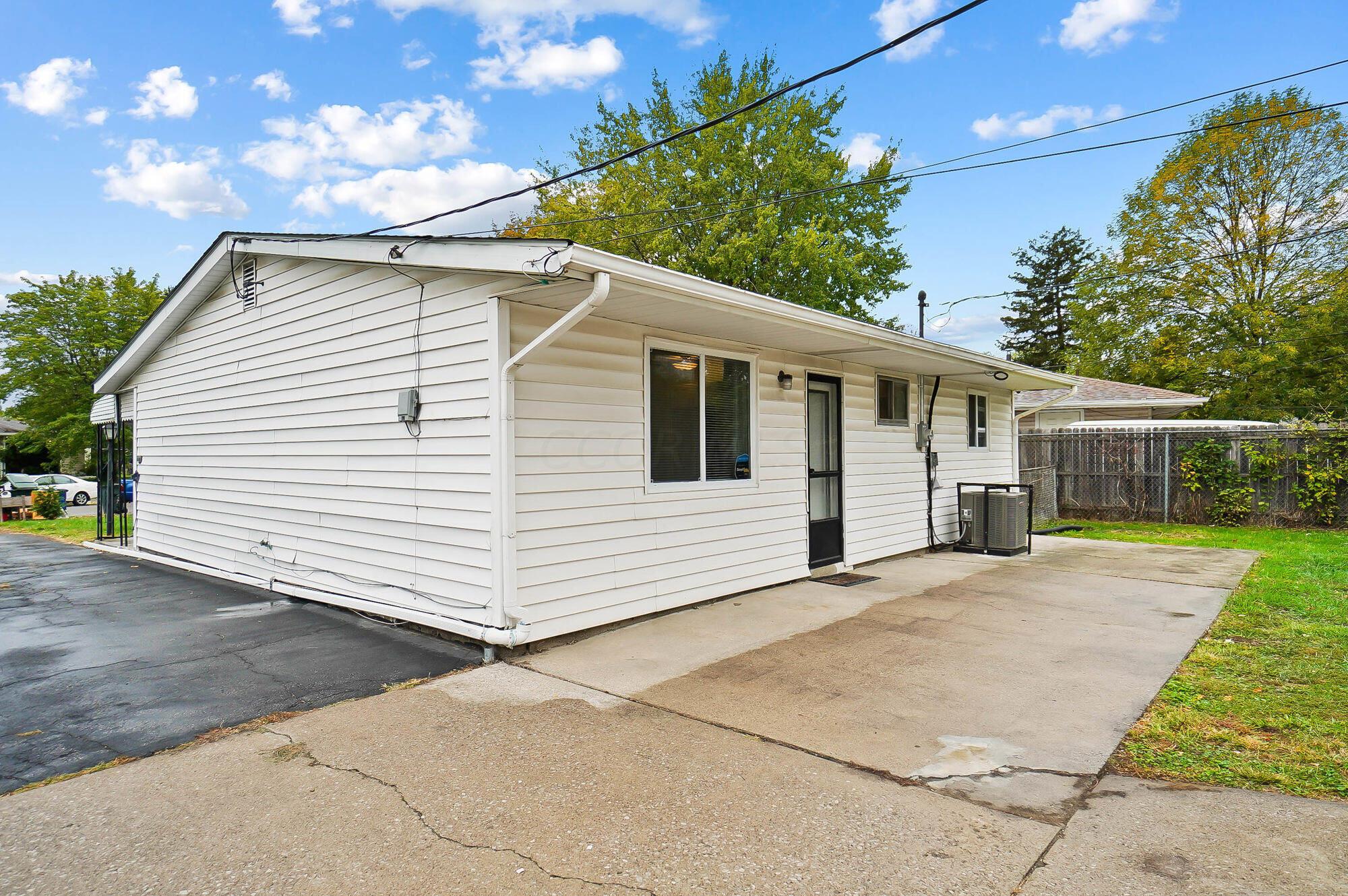1650 Page Road Columbus, OH 43207 - Photo 37 of 42 036