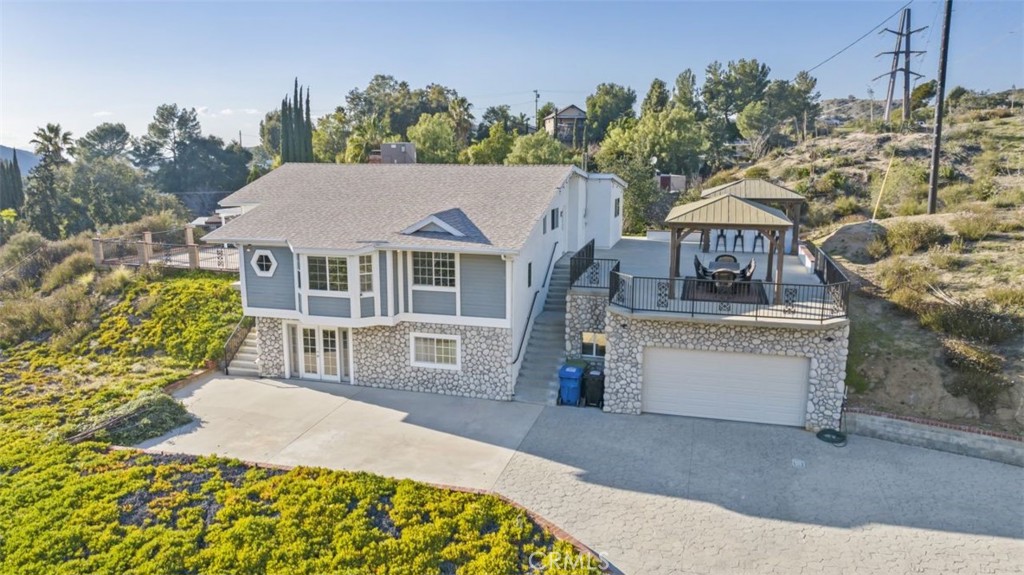 7223 Tranquil Place Tujunga, CA 91042 - Photo 4 of 40 a house view with a garden space