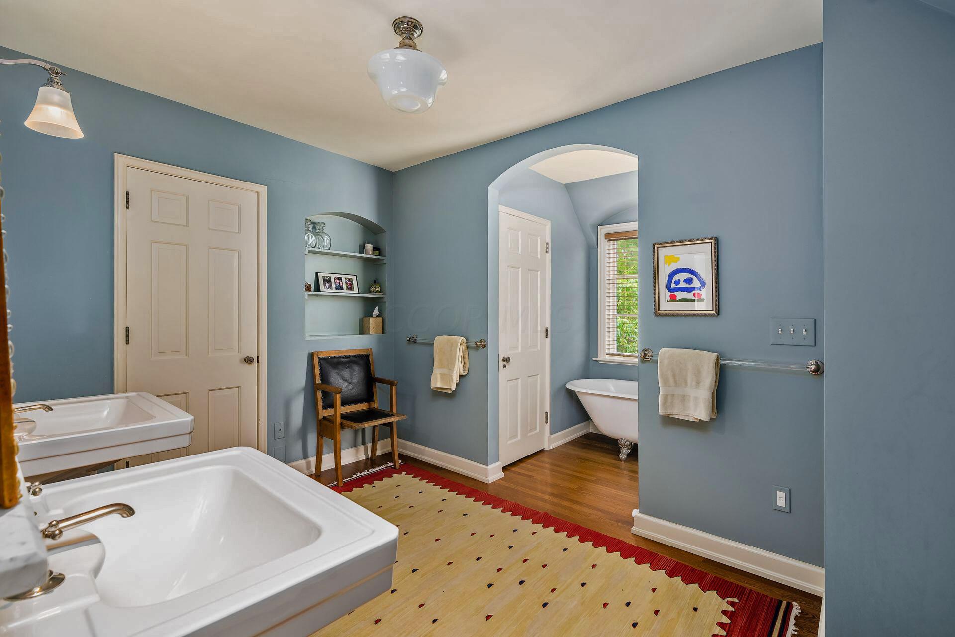 180 Ashbourne Road Columbus, OH 43209 - Photo 26 of 62 Primary Suite