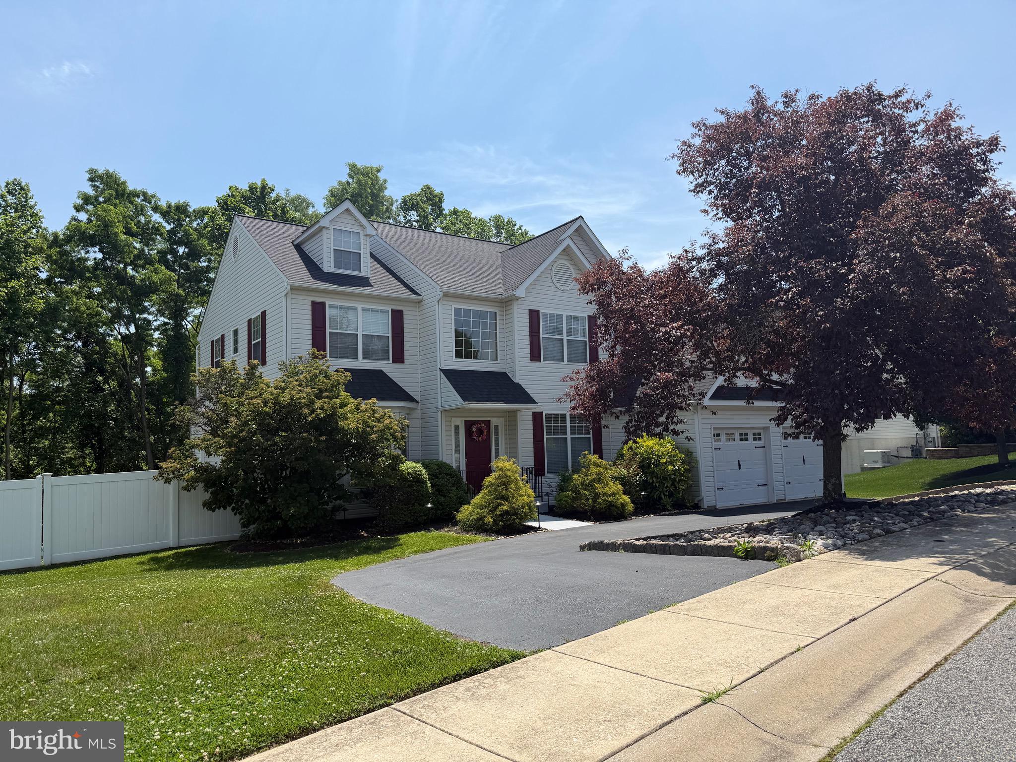 112 Springvalley Way Aston, PA 19014 - Photo 1 of 6