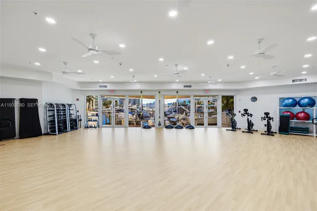 $4,000 | 3330 Northeast 190th Street, Unit 216, Aventura, FL 33180