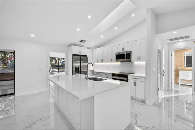 $349,900 | 8078 Pagoda Drive, Spring Hill, FL 34606