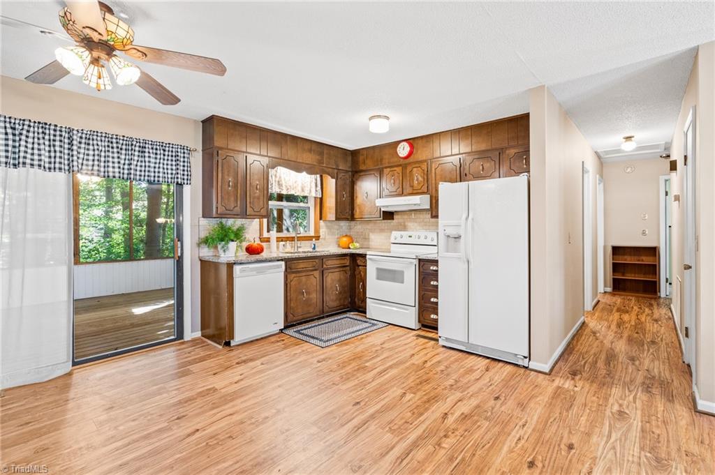 970 Helmstetler Road Lexington, NC 27295 - Photo 7 of 34