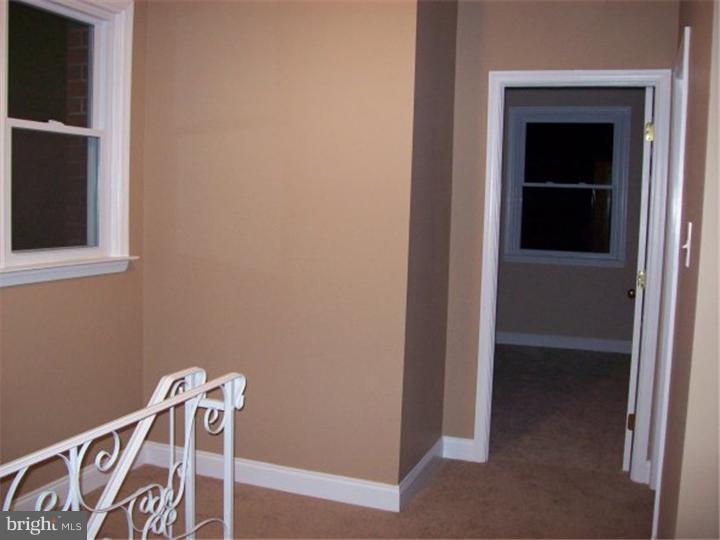 11760 Brandon Road Philadelphia, PA 19154 - Photo 8 of 13 Hallway