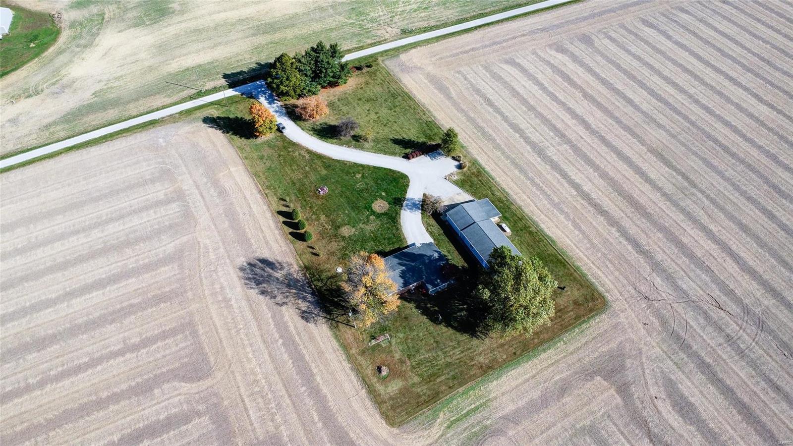 10848 Seger Road Trenton, IL 62293 - Photo 3 of 26