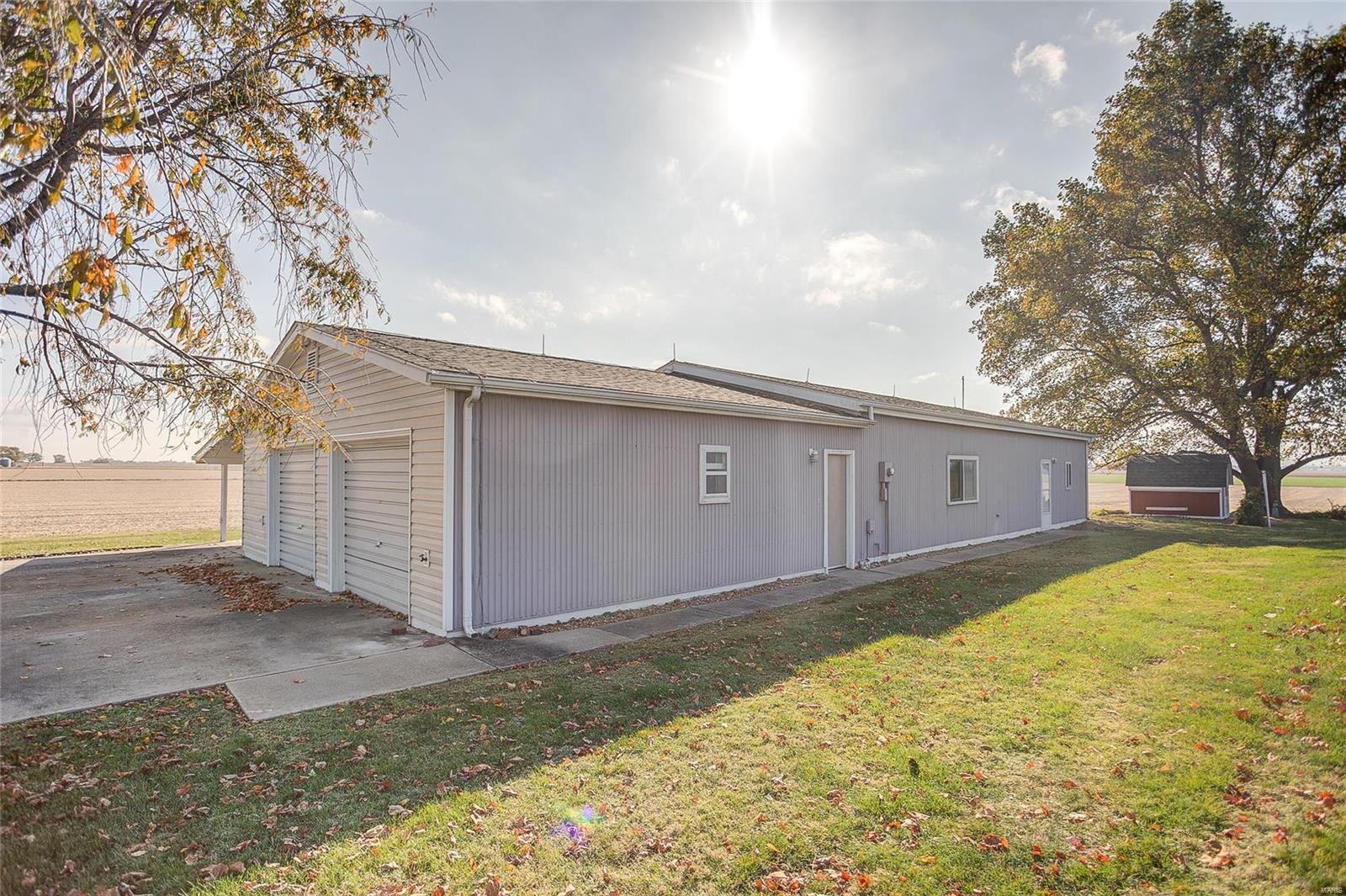 10848 Seger Road Trenton, IL 62293 - Photo 6 of 26