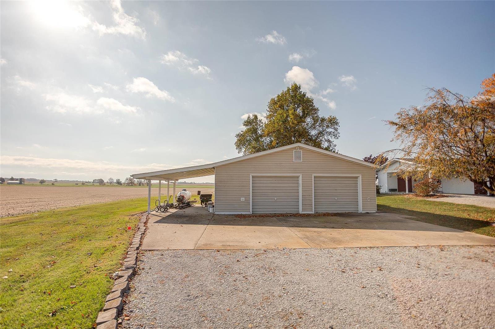 10848 Seger Road Trenton, IL 62293 - Photo 7 of 26