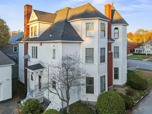$875,000 | 2108 Elm Street, Manchester, NH 03104