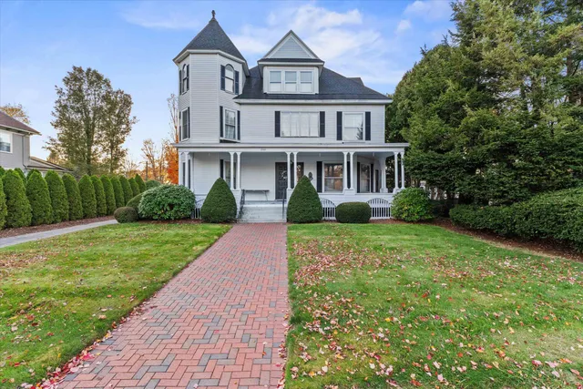 $875,000 | 2108 Elm Street, Manchester, NH 03104