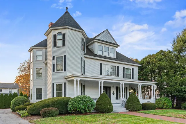 $875,000 | 2108 Elm Street, Manchester, NH 03104