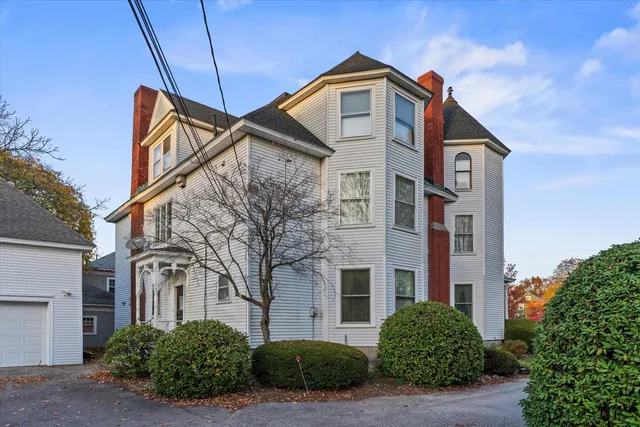 $875,000 | 2108 Elm Street, Manchester, NH 03104