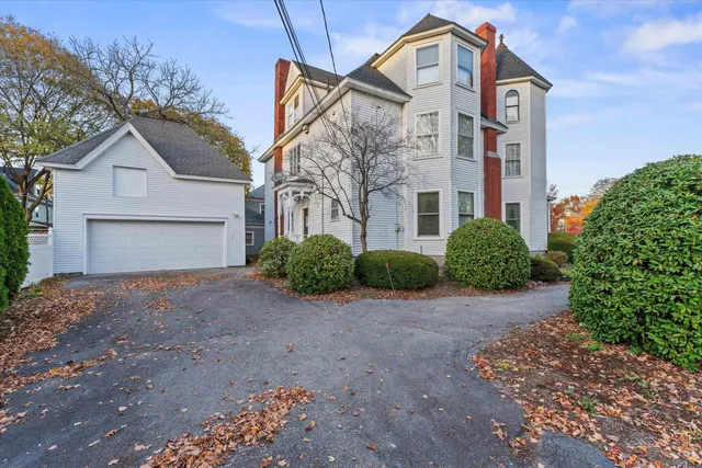 $875,000 | 2108 Elm Street, Manchester, NH 03104