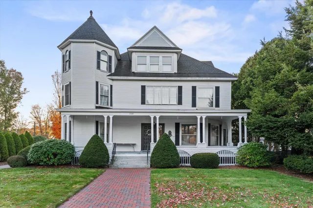 $875,000 | 2108 Elm Street, Manchester, NH 03104