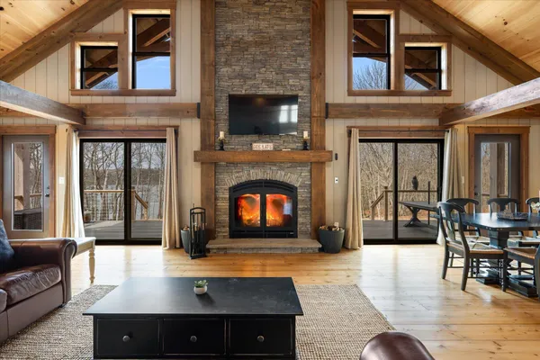 $1,100,000 | 17 Hopkins Lane, Verona Island, ME 04416