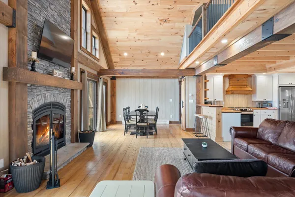 $1,100,000 | 17 Hopkins Lane, Verona Island, ME 04416