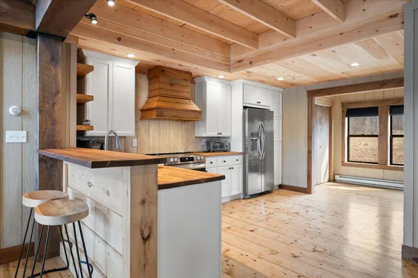 $1,100,000 | 17 Hopkins Lane, Verona Island, ME 04416