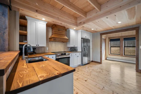 $1,100,000 | 17 Hopkins Lane, Verona Island, ME 04416