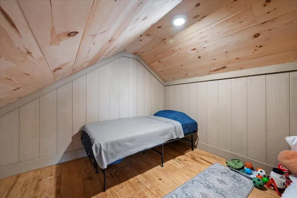 $1,100,000 | 17 Hopkins Lane, Verona Island, ME 04416