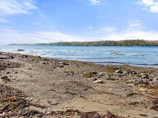 $1,100,000 | 17 Hopkins Lane, Verona Island, ME 04416