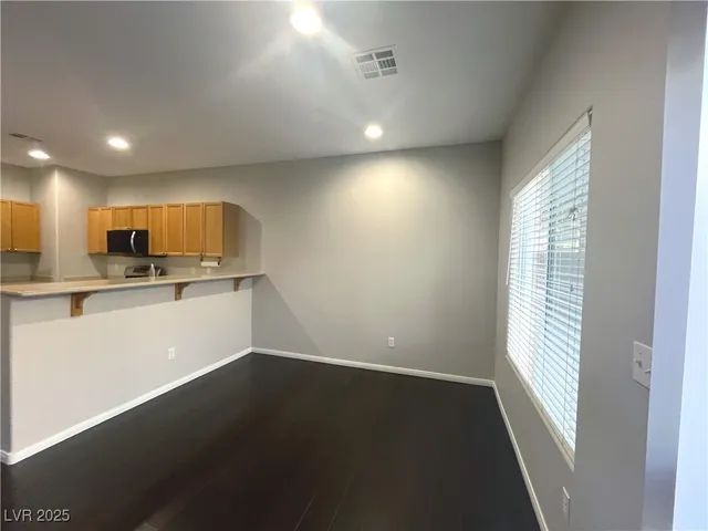 $2,135 | 231 Spectacular Street, Henderson, NV 89052